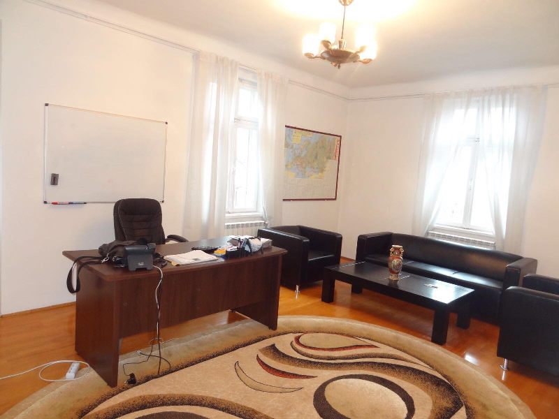 Apartament de inchiriat in vila 1 Mai-Domenii