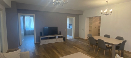De Inchiriat Apartament 4 camere Stefan Cel Mare