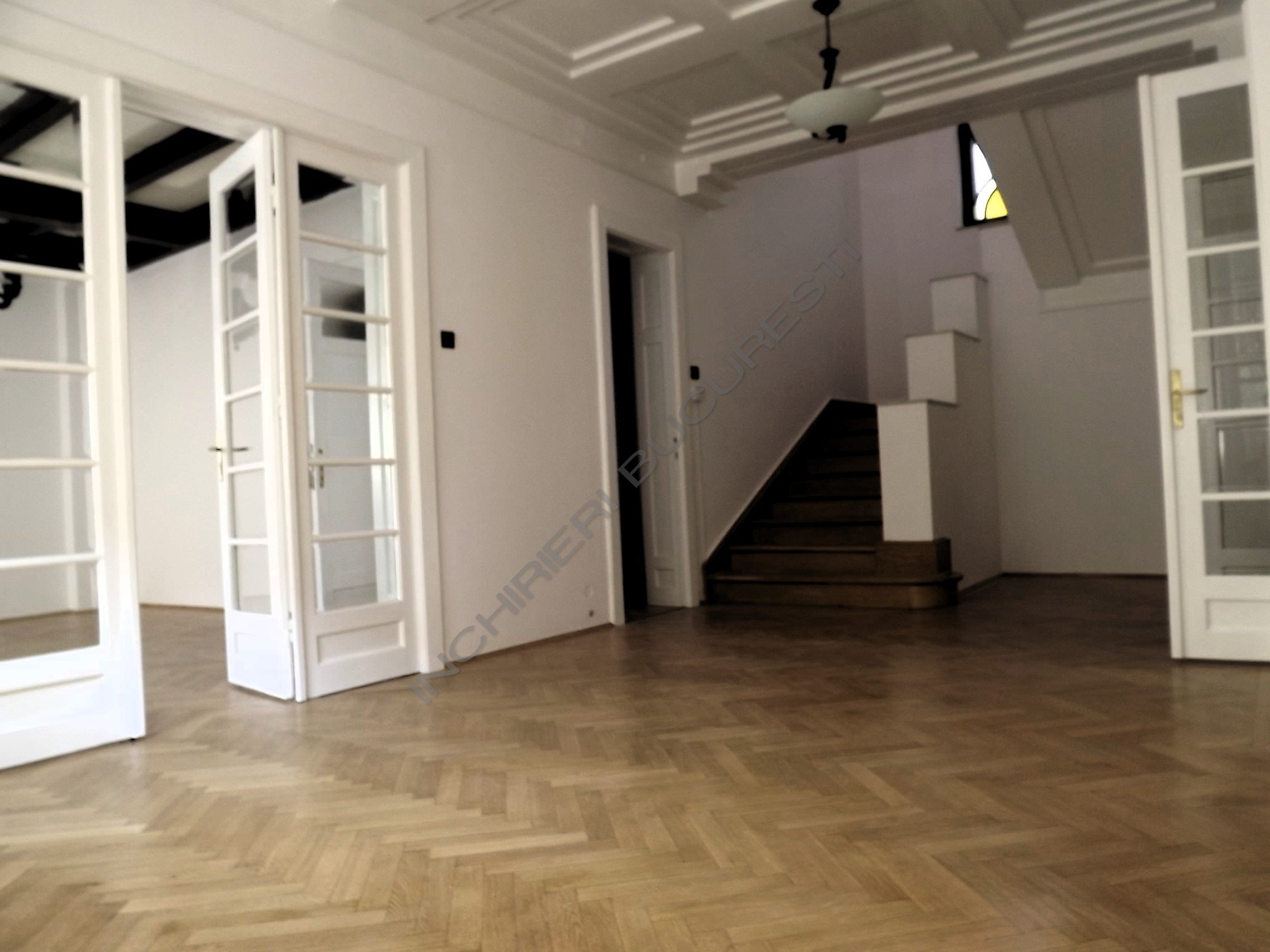 Inchiriere vila birouri/locuit Universitate 328mp