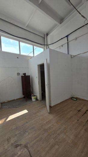De inchiriat hala 150mp Arad